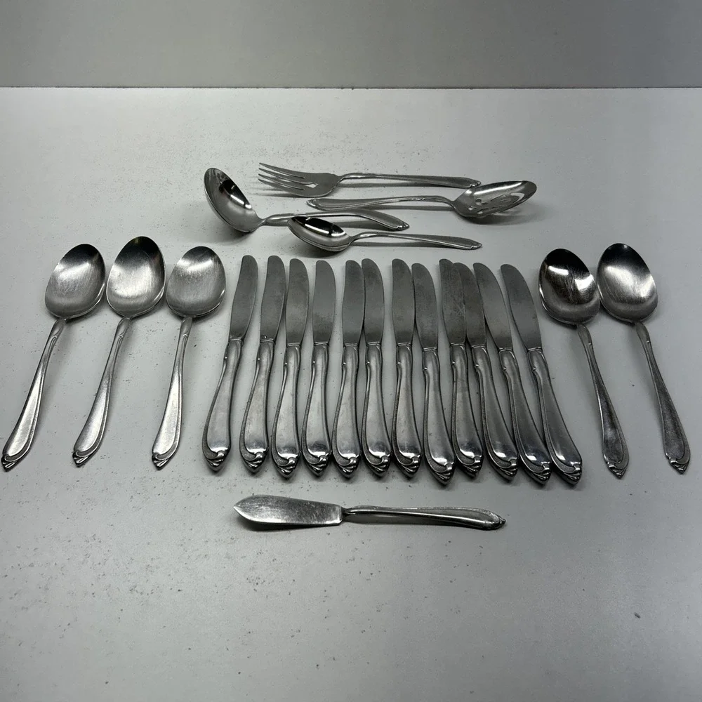 Oneida Ltd Stainless USA Flatware Set 22 Piece Assorted Bundle